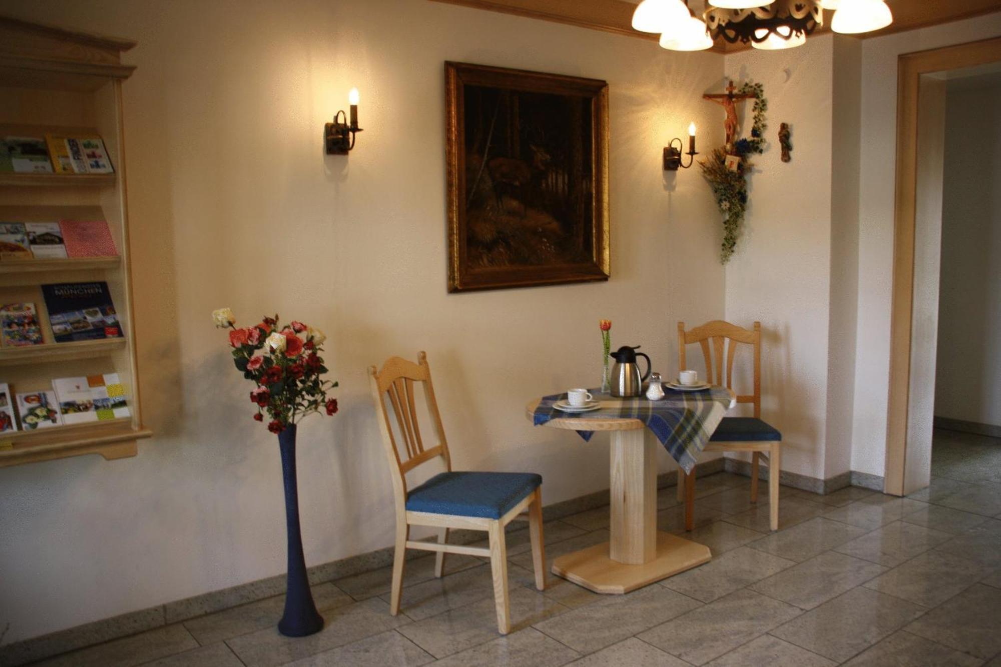 Hotel Jagermo Grasbrunn Exterior photo